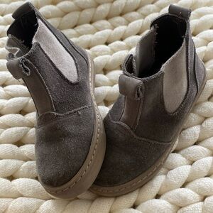 Suede Boys Boots by Cienta